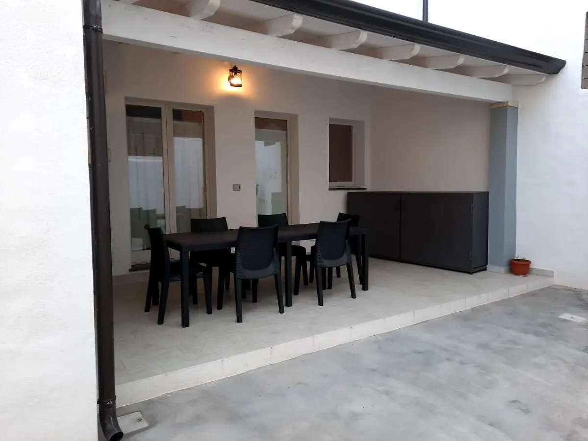 Appartamento su palazzina storica in centro a SantʼAntìoco